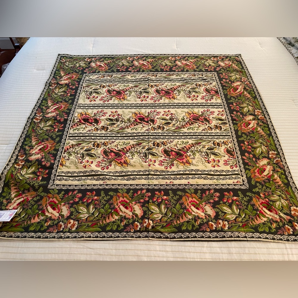 New April Cornell table cover